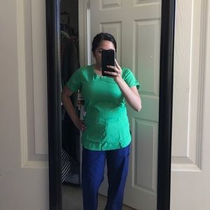 🆕 Carthartt Cross Flex  V- Neck Media Scrub Top